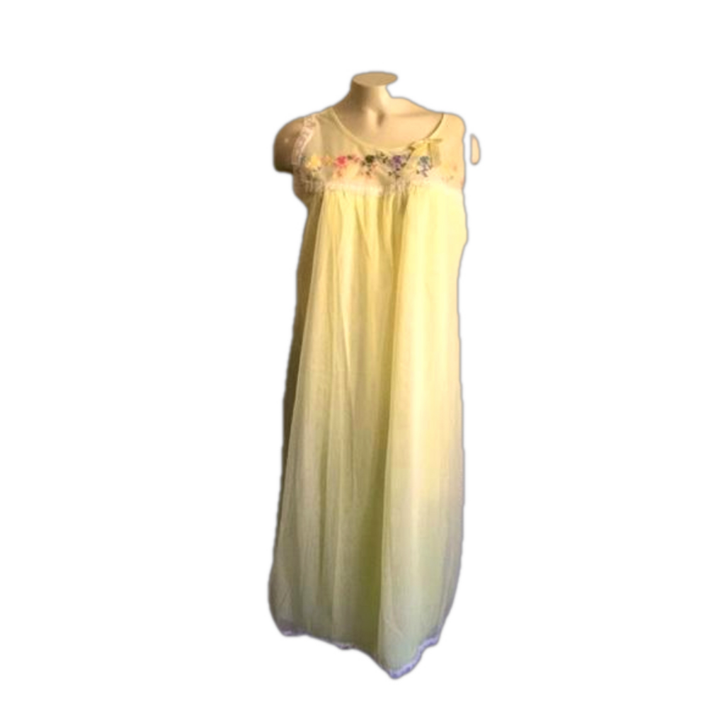 VINTAGE nylon floral nightgown